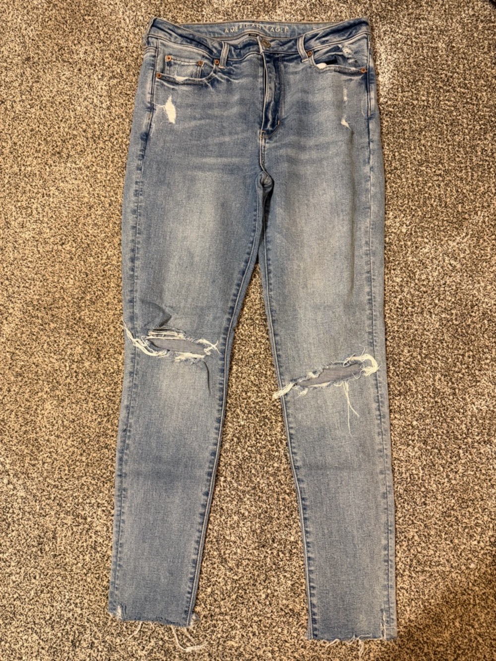 American Eagle Outfitters Light Blue Distressed Skinny Jeans